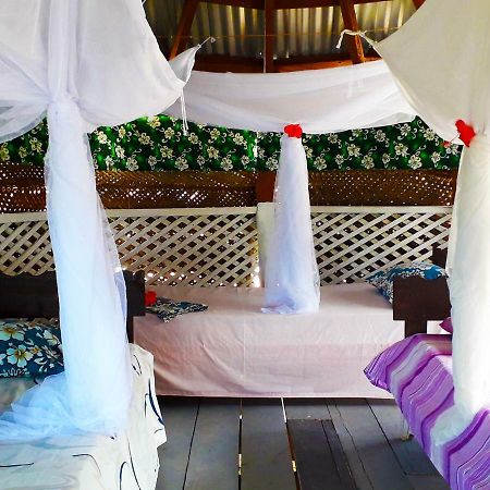 Vacation Beach Fales Hotel Manase Exterior foto