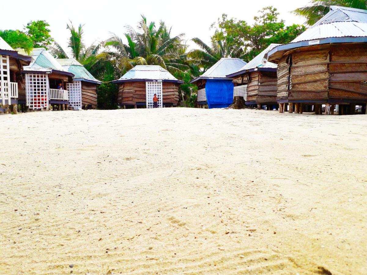 Vacation Beach Fales Hotel Manase Exterior foto