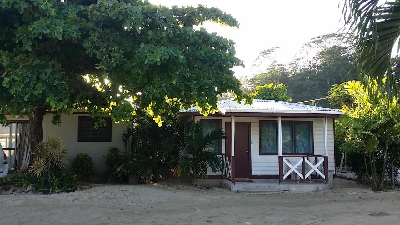 Vacation Beach Fales Hotel Manase Exterior foto