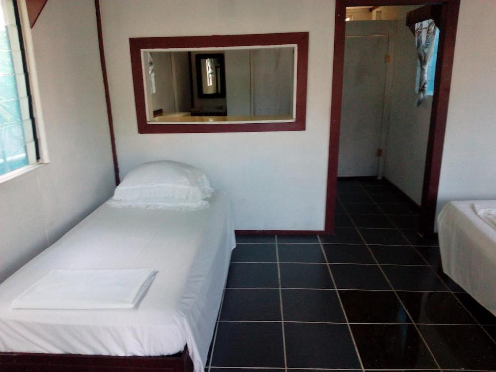 Vacation Beach Fales Hotel Manase Exterior foto