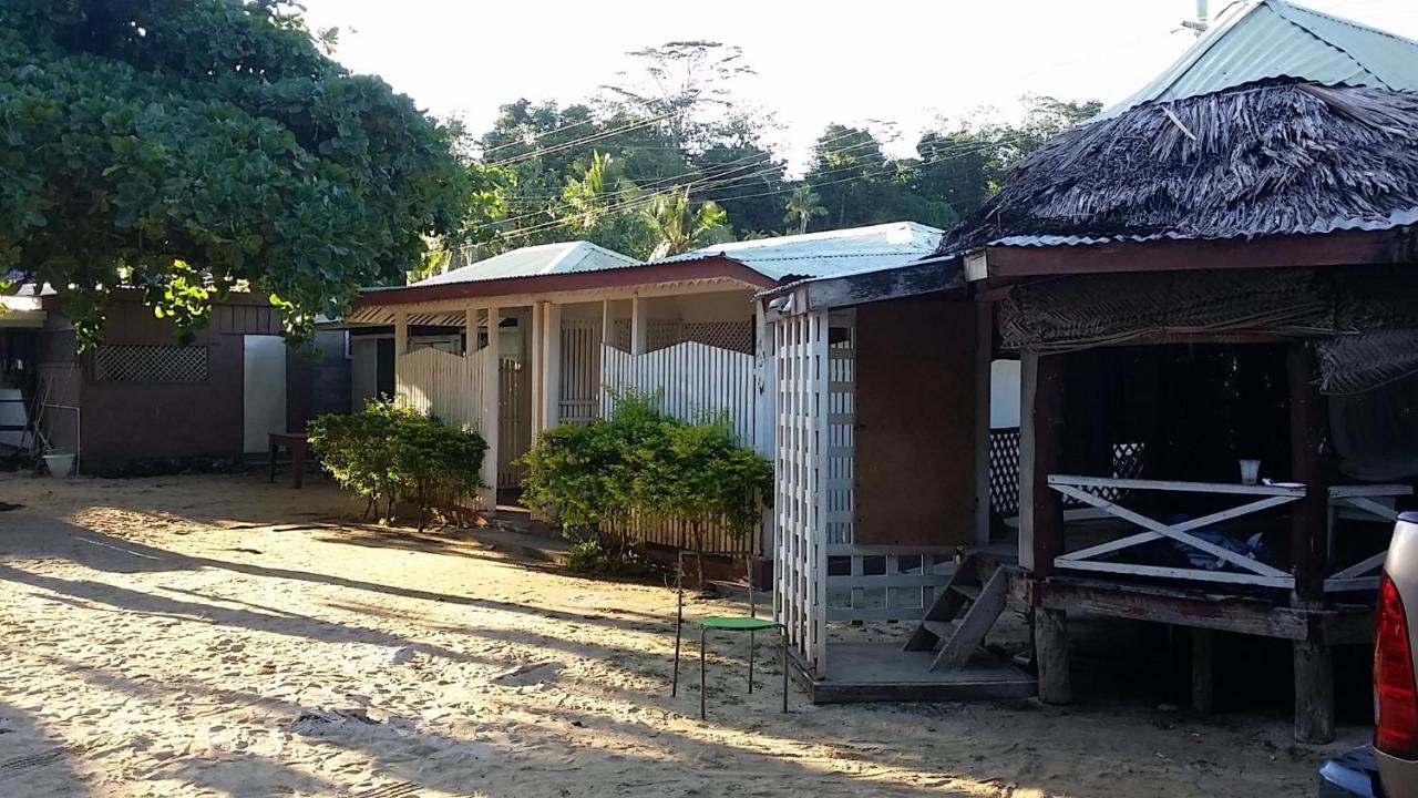Vacation Beach Fales Hotel Manase Exterior foto