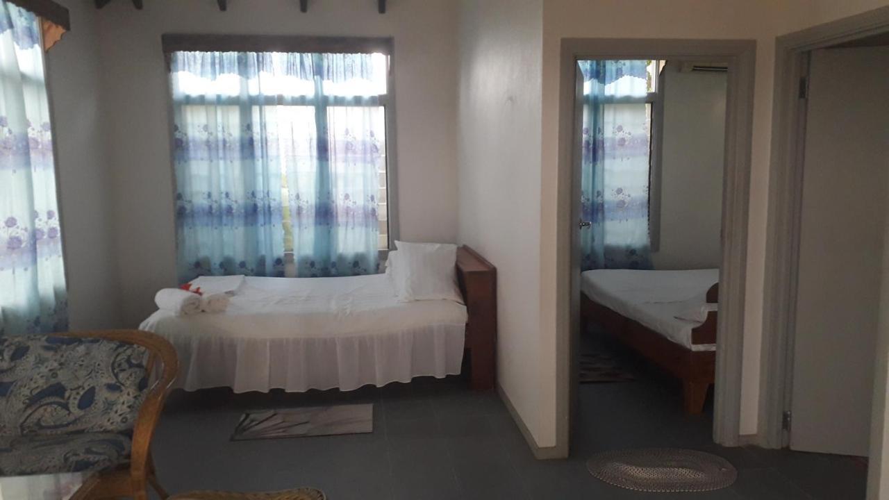 Vacation Beach Fales Hotel Manase Exterior foto