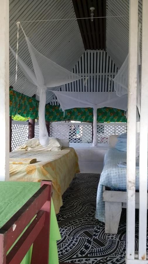 Vacation Beach Fales Hotel Manase Exterior foto